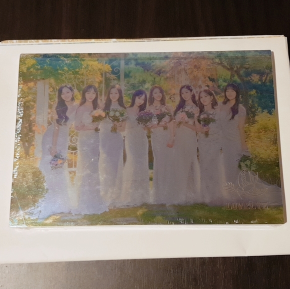 KPOP LOVELYZ 5th Mini Album: Sanctuary - Picture 3 of 4